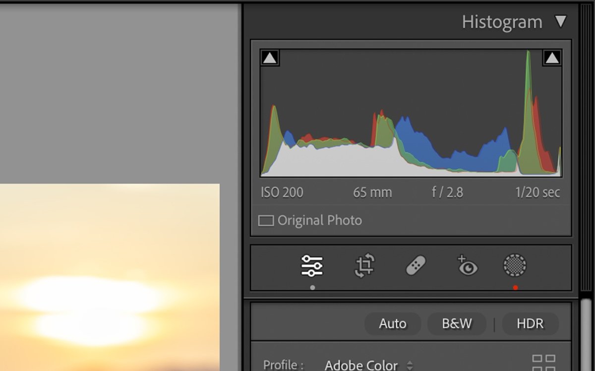 screenshot of the histogram in lightroom classic