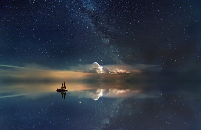 Stunning photo of the milky way over the sea